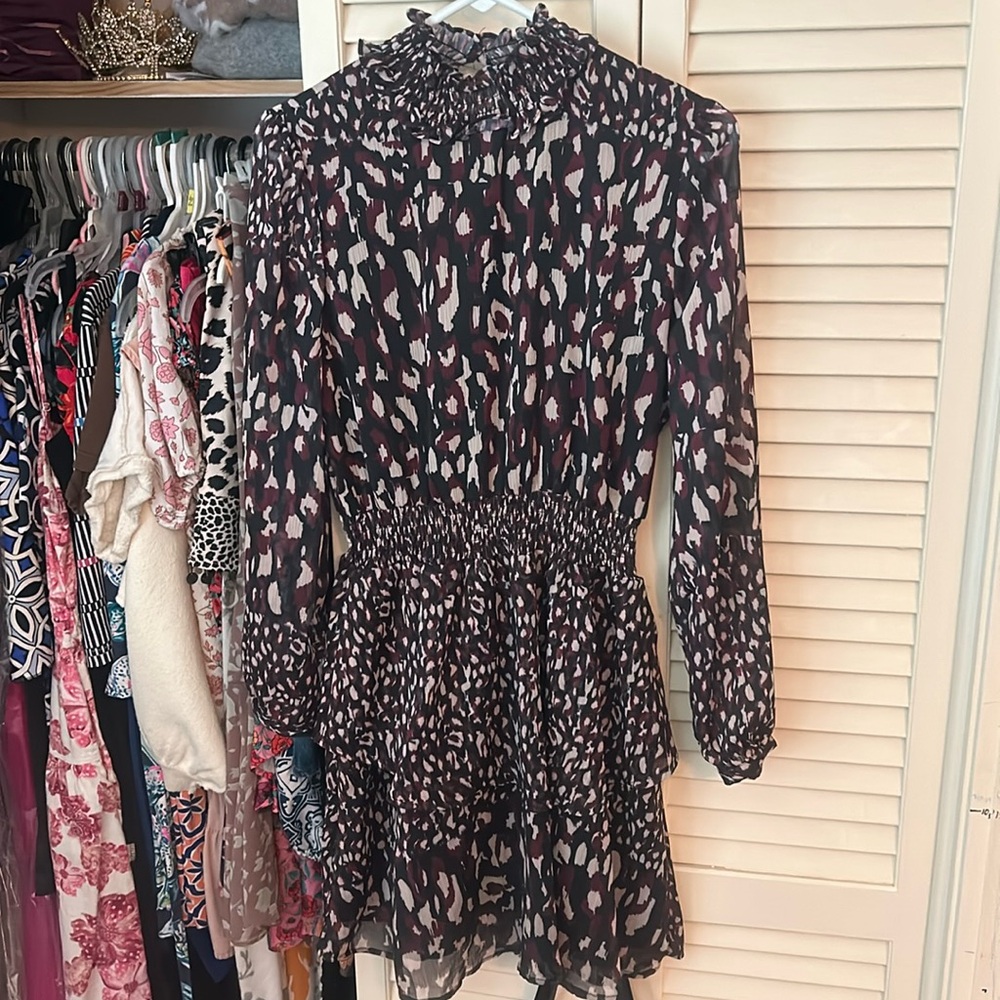 Sz M printed dress with tiered bottom